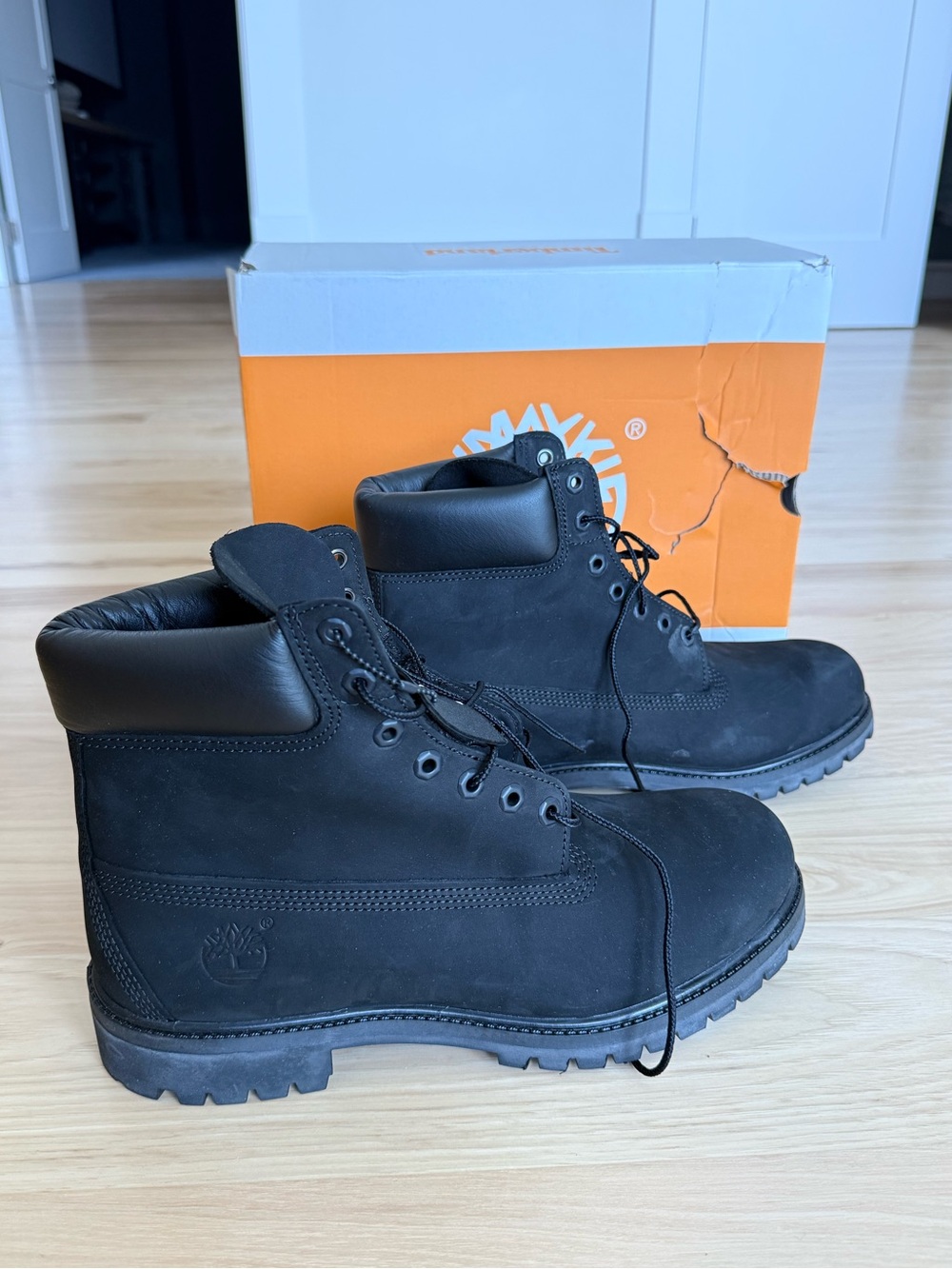 Timberland Men’s 6” Premium Waterproof Boots in Black Nubox - NWT